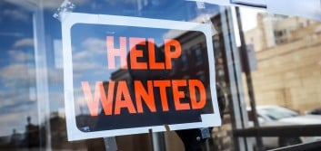 US weekly jobless claims drift lower